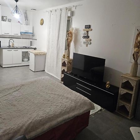 Studio A 2 Arret De Gare Du Nord Pierrefitte-sur-Seine Eksteriør billede