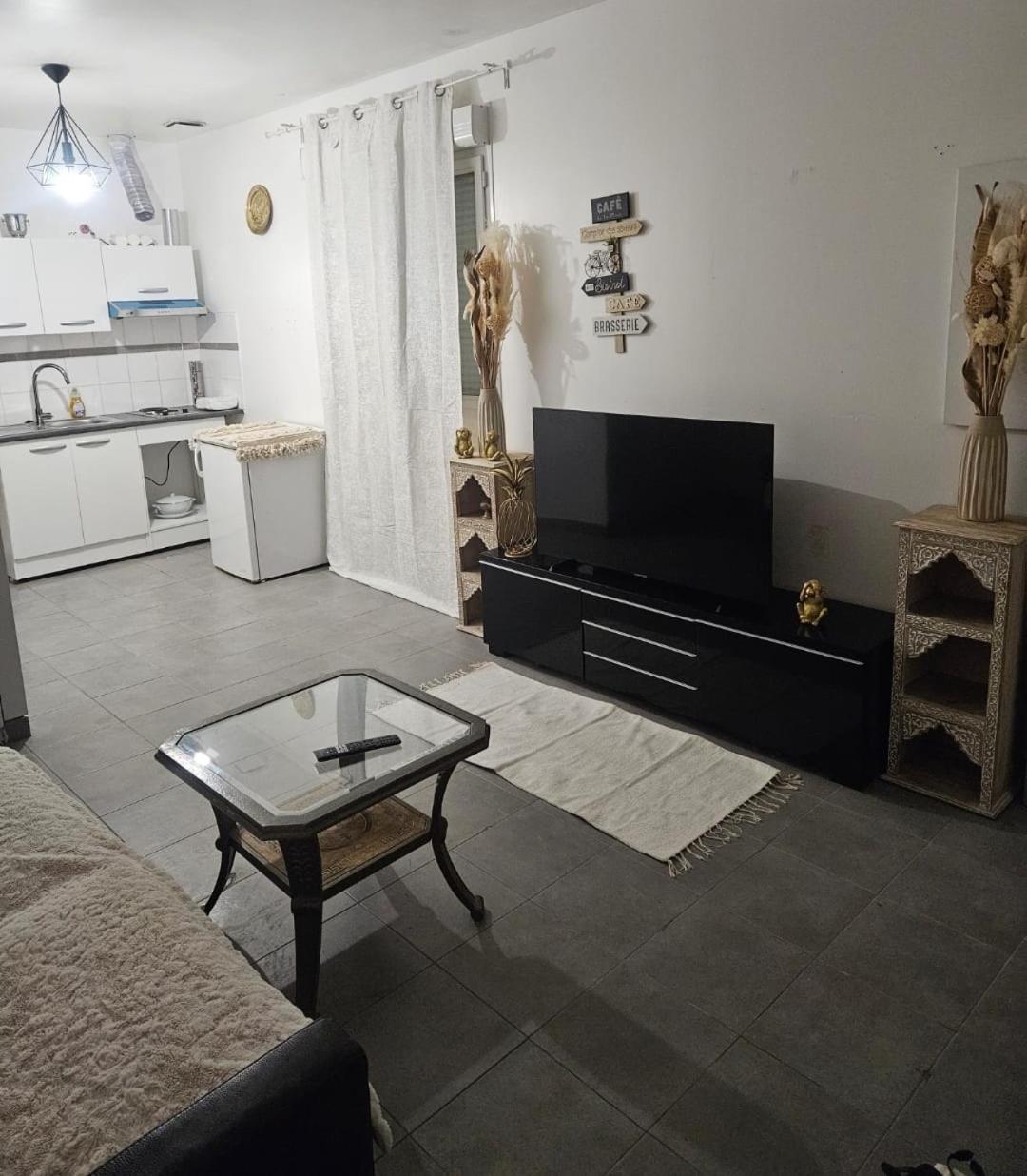Studio A 2 Arret De Gare Du Nord Pierrefitte-sur-Seine Eksteriør billede